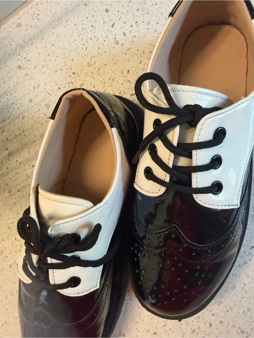 Two-Tone Women's Patent Oxford Flats - Black & White